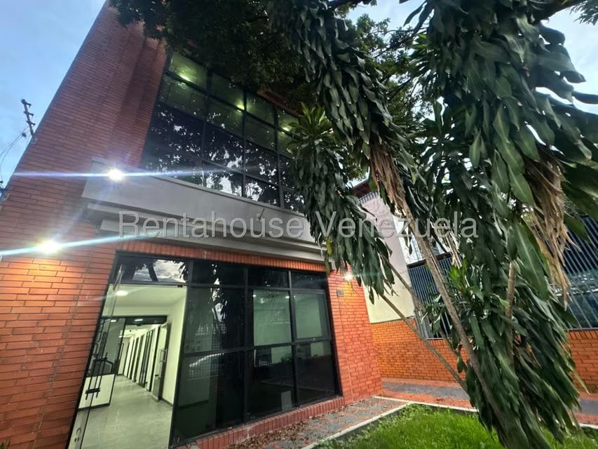 Comercial (Edificio) en Venta en Los Dos Caminos, Distrito Metropolitano
