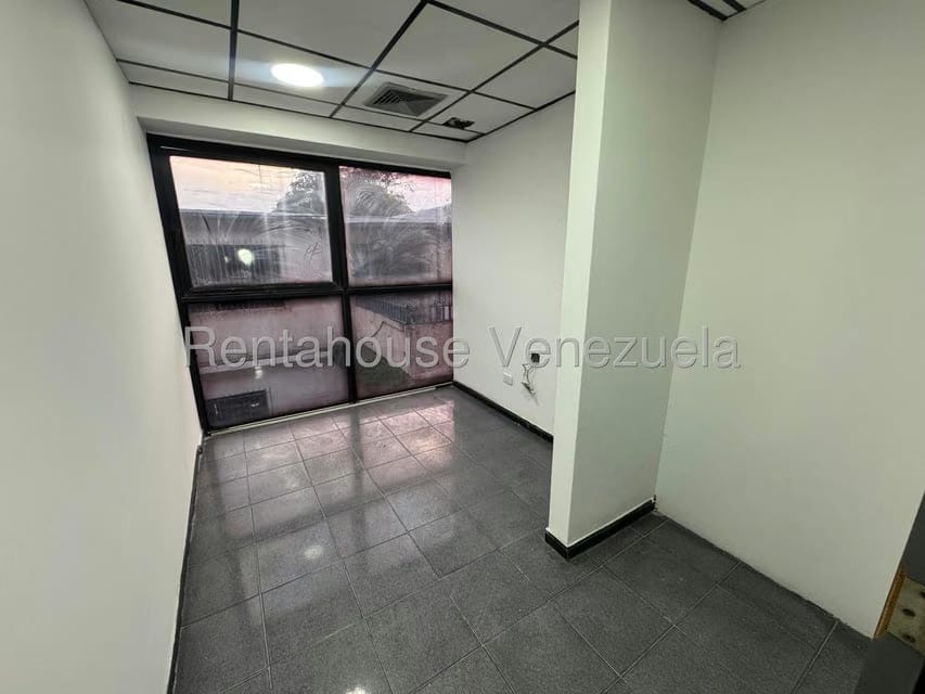 Comercial (Edificio) en Venta en Los Dos Caminos, Distrito Metropolitano - 11