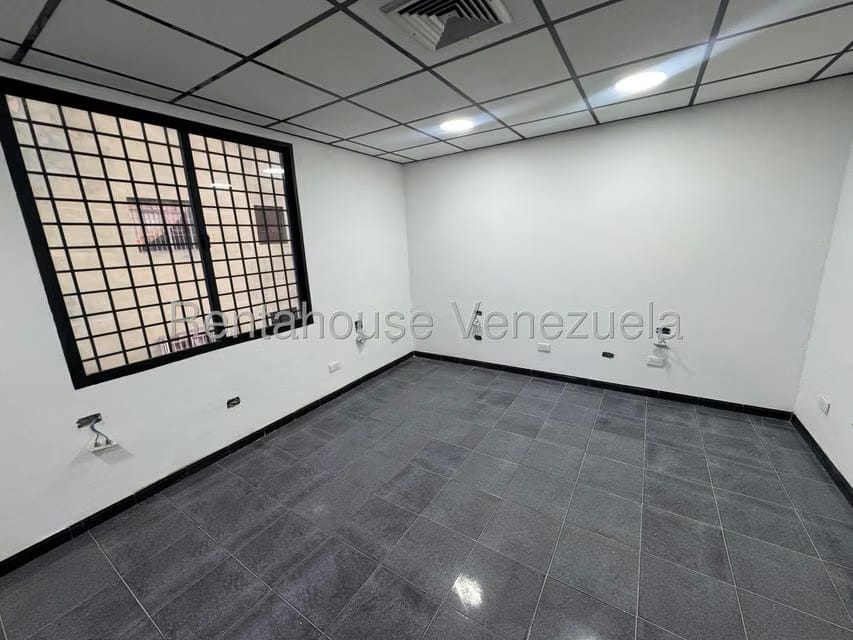 Comercial (Edificio) en Venta en Los Dos Caminos, Distrito Metropolitano - 12