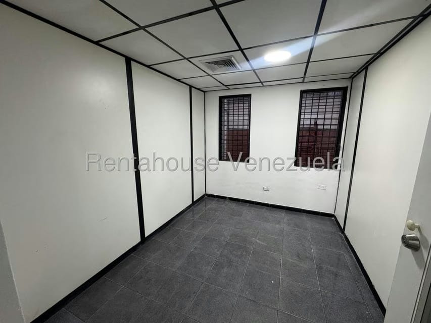 Comercial (Edificio) en Venta en Los Dos Caminos, Distrito Metropolitano - 14