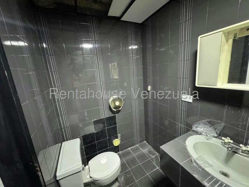 Comercial (Edificio) en Venta en Los Dos Caminos, Distrito Metropolitano - 21