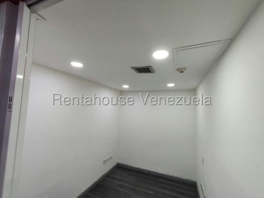 Comercial (Local Comercial) en Alquiler en Altamira, Distrito Metropolitano - 12
