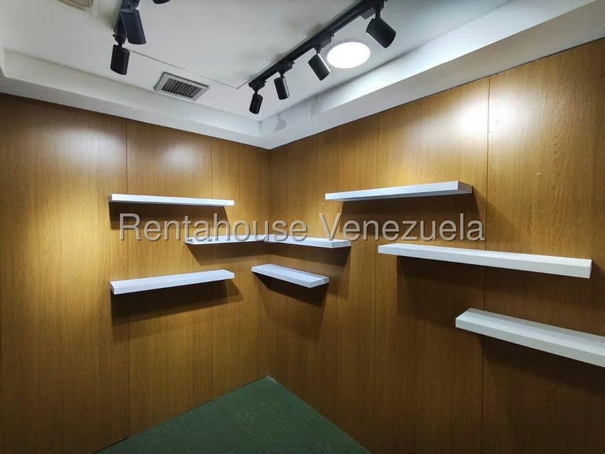Comercial (Local Comercial) en Alquiler en Altamira, Distrito Metropolitano - 14