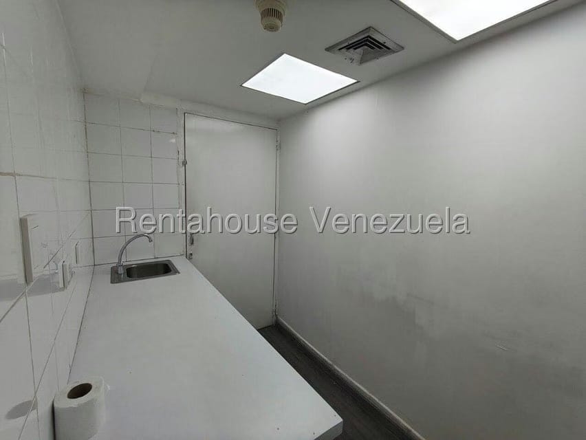Comercial (Local Comercial) en Alquiler en Altamira, Distrito Metropolitano - 10