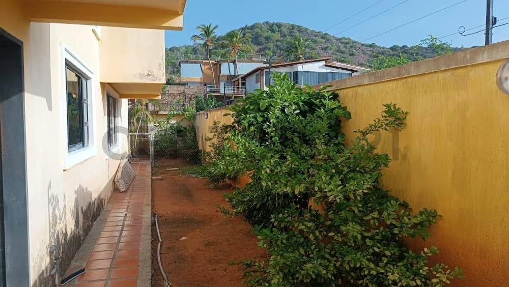 En venta Casa equipada en urbanización Paraíso 1, Pampatar - 25