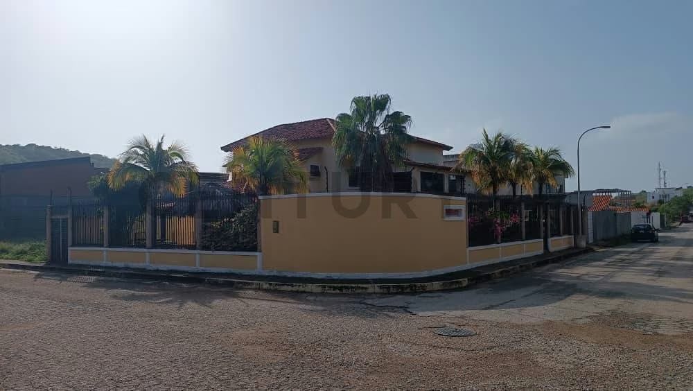 En venta Casa equipada en urbanización Paraíso 1, Pampatar - 29