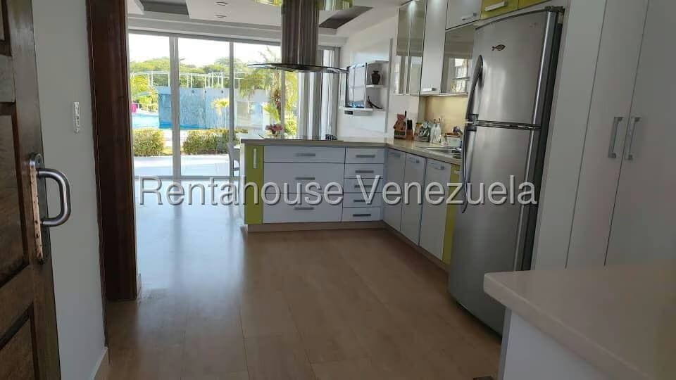 Townhouse (Duplex) en Venta en Puerto Encantado, Miranda - 4