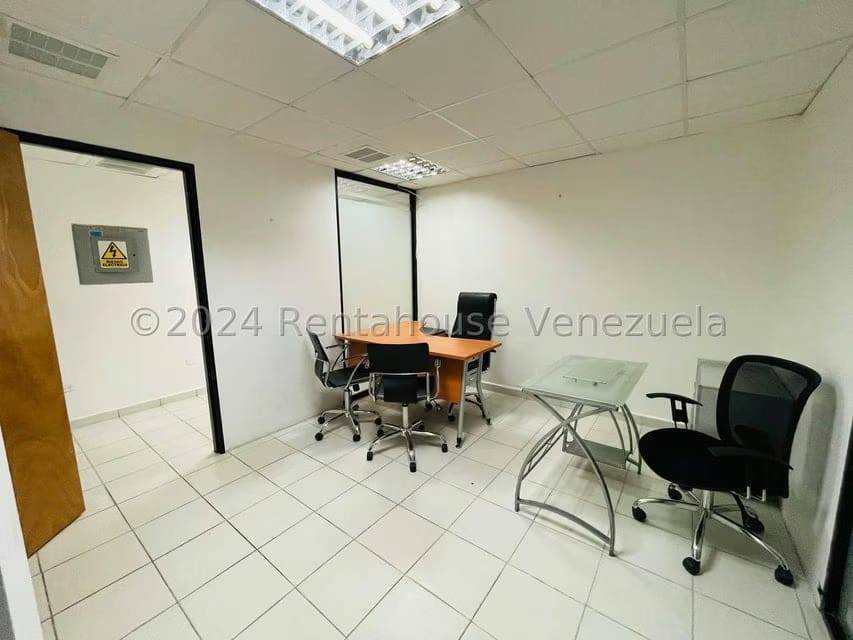 Comercial (Oficina) en Alquiler en Avenida Bolivar, Aragua - 7