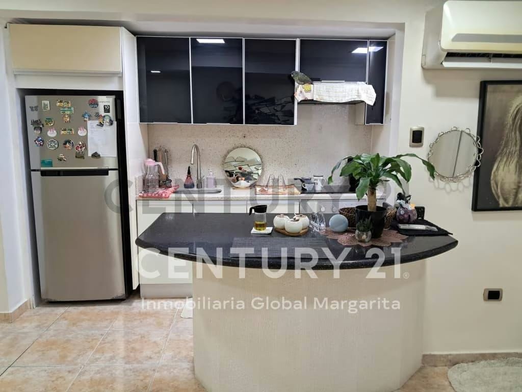 Venta de Apartamento en Residencias Los Cayos, Playas del Ángel, Pampatar. - 4