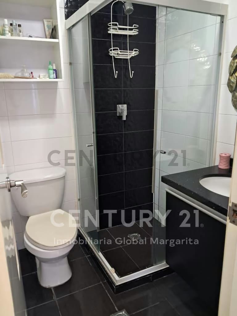 Venta de Apartamento en Residencias Los Cayos, Playas del Ángel, Pampatar. - 5