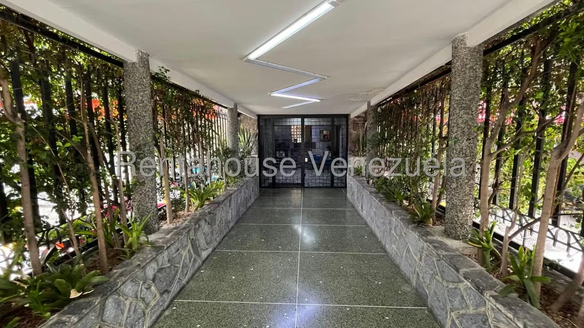 Apartamento (1 Nivel) en Alquiler en Altamira, Distrito Metropolitano - 2