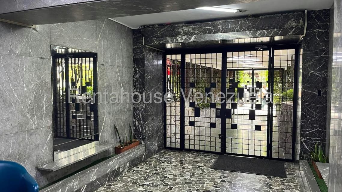 Apartamento (1 Nivel) en Alquiler en Altamira, Distrito Metropolitano - 18