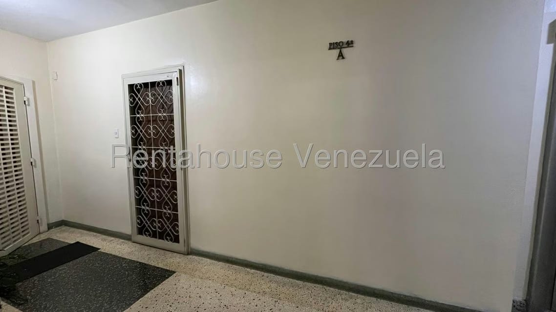 Apartamento (1 Nivel) en Alquiler en Altamira, Distrito Metropolitano - 4