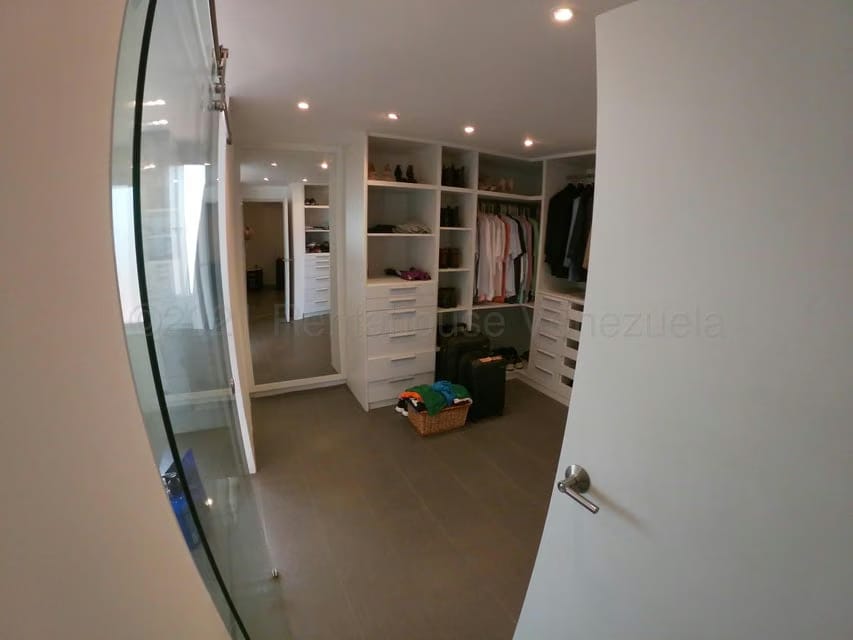 Apartamento (Duplex) en Venta en Los Palos Grandes, Distrito Metropolitano - 13