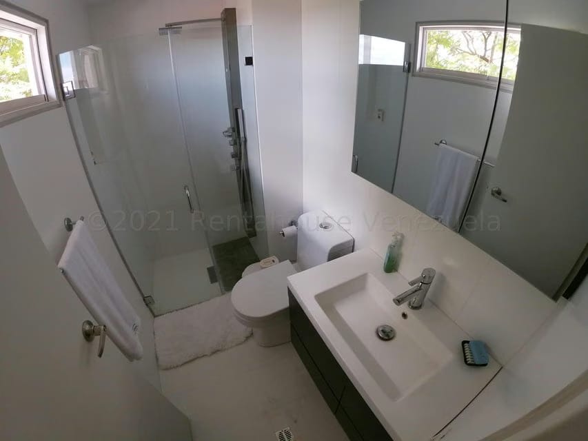 Apartamento (Duplex) en Venta en Los Palos Grandes, Distrito Metropolitano - 20