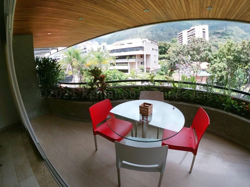 Apartamento (Duplex) en Venta en Los Palos Grandes, Distrito Metropolitano - 4