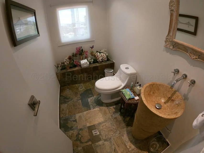 Apartamento (Duplex) en Venta en Los Palos Grandes, Distrito Metropolitano - 34