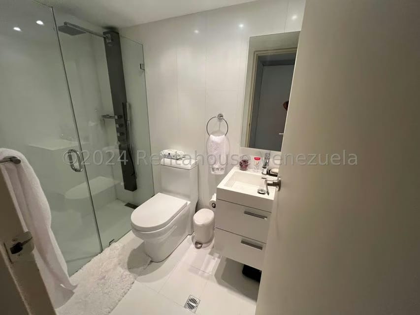 Apartamento (Duplex) en Venta en Los Palos Grandes, Distrito Metropolitano - 59