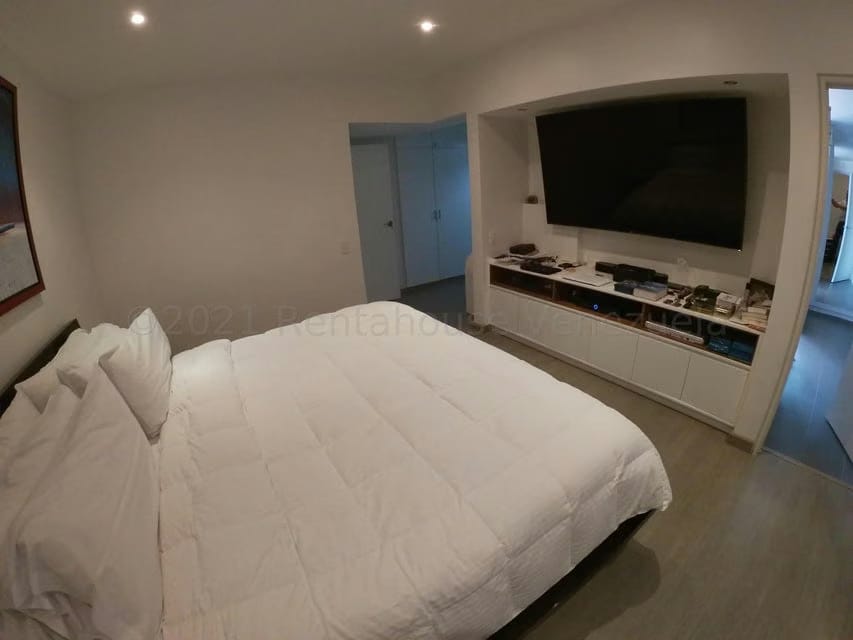 Apartamento (Duplex) en Venta en Los Palos Grandes, Distrito Metropolitano - 8