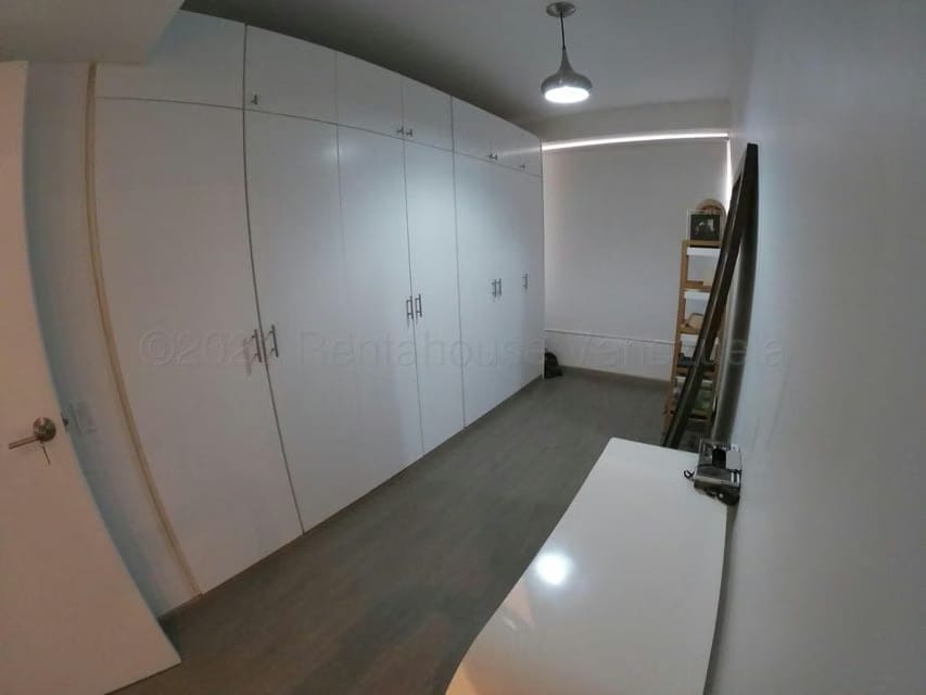 Apartamento (Duplex) en Venta en Los Palos Grandes, Distrito Metropolitano - 9