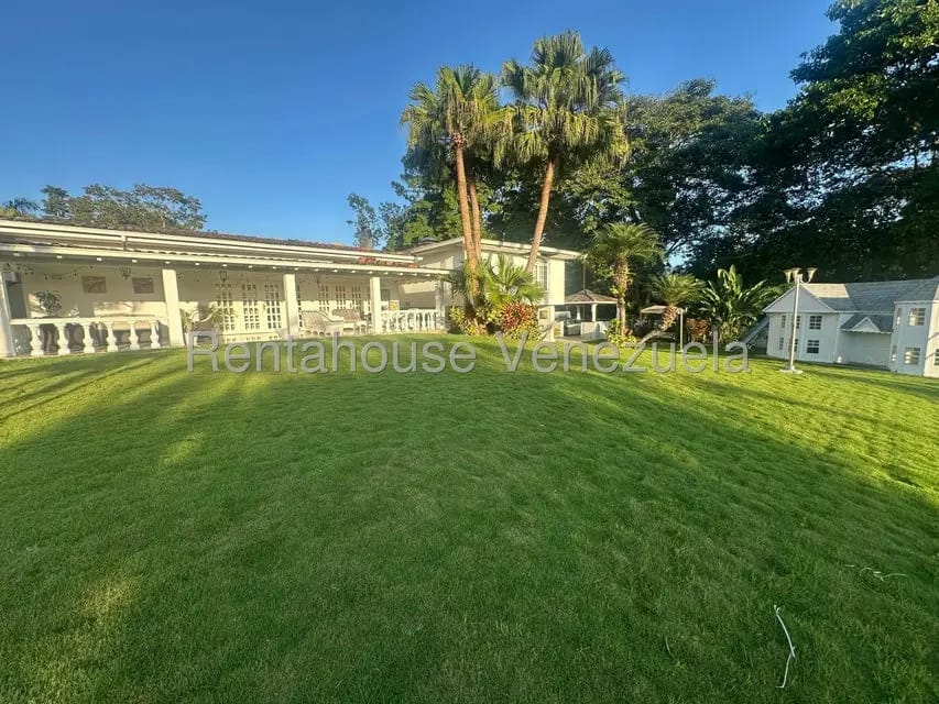 Casa (Multipes Niveles) en Venta en La Lagunita Country Club, Distrito Metropolitano
