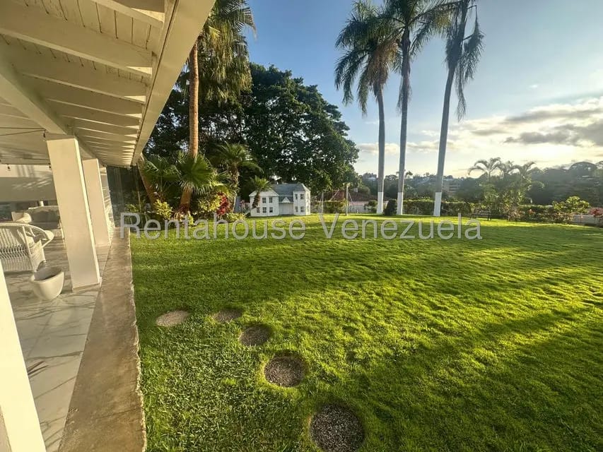 Casa (Multipes Niveles) en Venta en La Lagunita Country Club, Distrito Metropolitano - 3