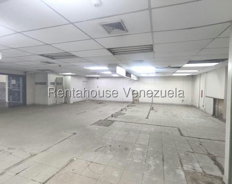 Comercial (Local Comercial) en Venta en La Esmeralda, Carabobo - 8