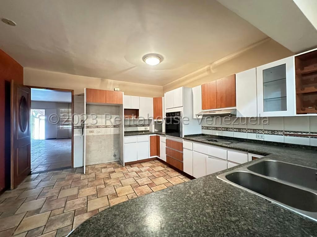 CASA EN VENTA-SELENE MARIN – MLS#23-27605 - 4