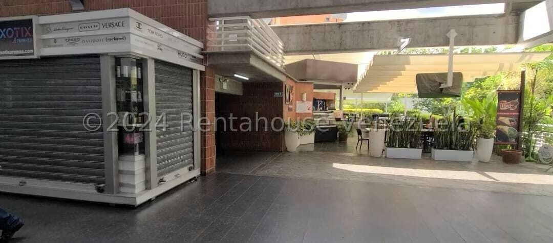 Comercial (Local Comercial) en Alquiler en Colinas de Valle Arriba, Distrito Metropolitano - 4
