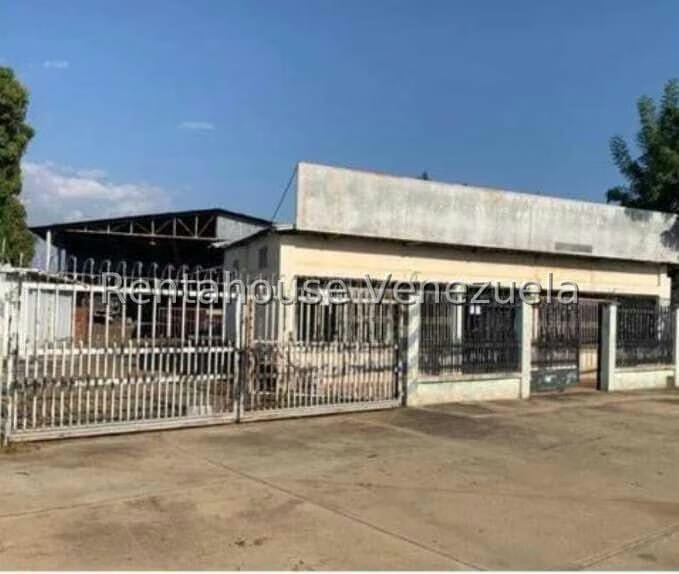 Comercial (Industrial) en Alquiler en Calle 43, Zulia