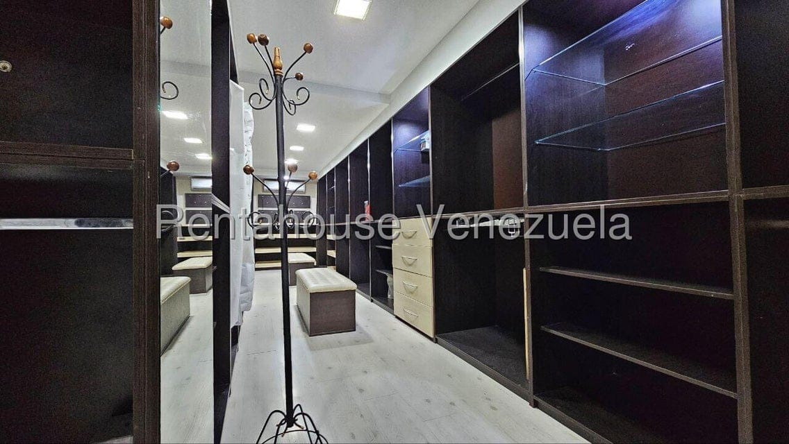 Casa (Multipes Niveles) en Venta en El Paraiso, Distrito Metropolitano - 22
