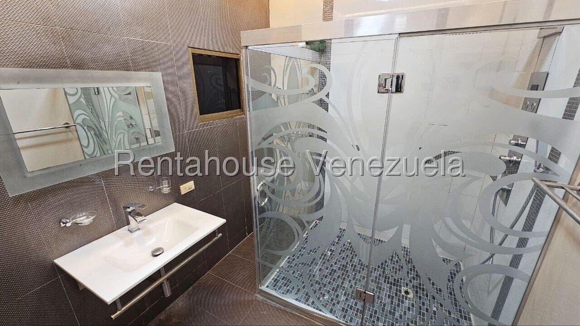 Casa (Multipes Niveles) en Venta en El Paraiso, Distrito Metropolitano - 25