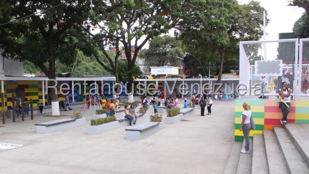 Comercial (Local Comercial) en Venta en Petare, Distrito Metropolitano - 16