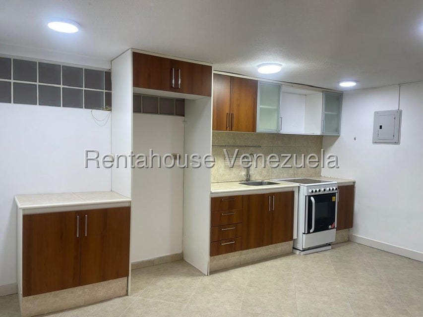 Anexo (1 Nivel) en Alquiler en Macaracuay, Distrito Metropolitano - 4