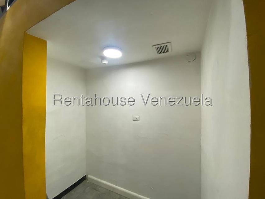 Comercial (Local Comercial) en Alquiler en La Castellana, Distrito Metropolitano - 10