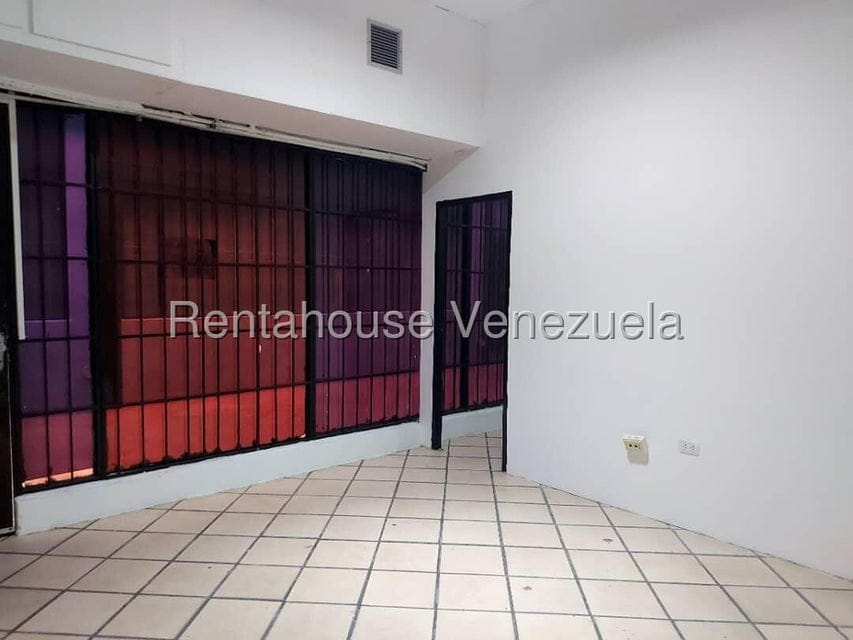 Comercial (Local Comercial) en Alquiler en Zona Industrial, Carabobo - 3
