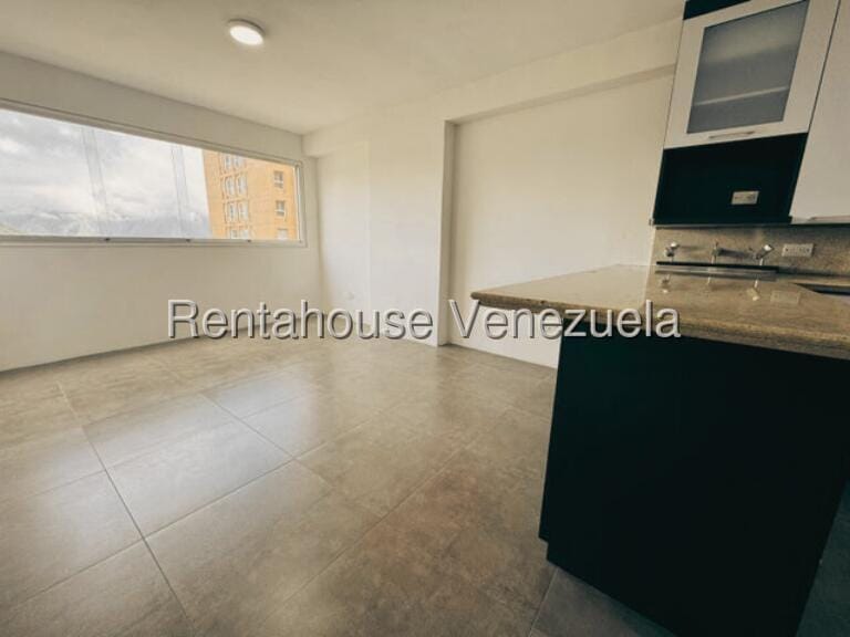 Apartamento (1 Nivel) en Alquiler en Parque Caiza, Distrito Metropolitano - 3