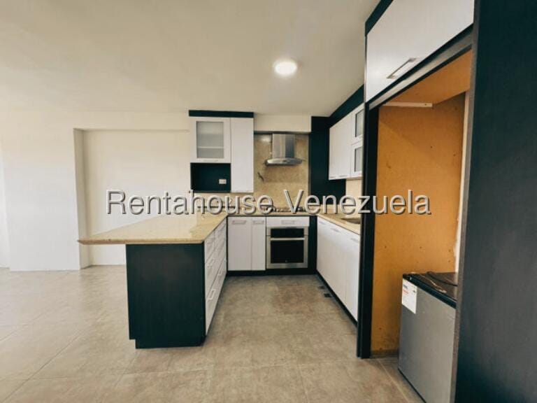 Apartamento (1 Nivel) en Alquiler en Parque Caiza, Distrito Metropolitano - 4