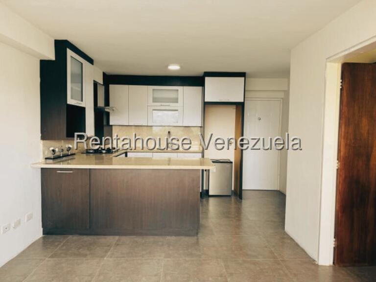 Apartamento (1 Nivel) en Alquiler en Parque Caiza, Distrito Metropolitano - 5
