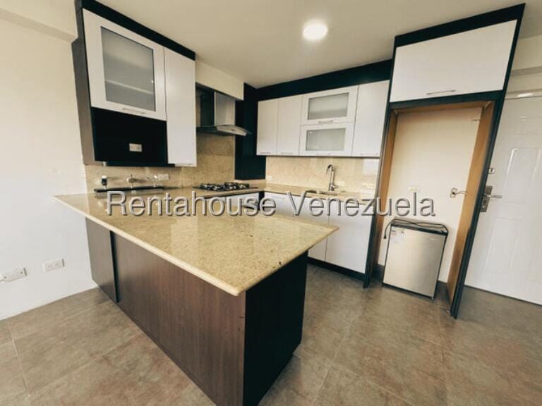 Apartamento (1 Nivel) en Alquiler en Parque Caiza, Distrito Metropolitano - 6
