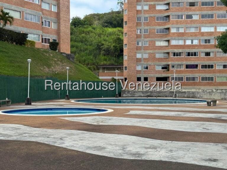Apartamento (1 Nivel) en Alquiler en Parque Caiza, Distrito Metropolitano - 12