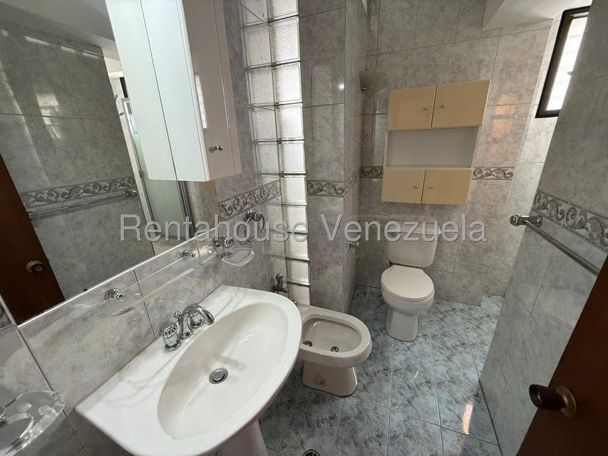 Apartamento (1 Nivel) en Venta en La Florida, Distrito Metropolitano - 19