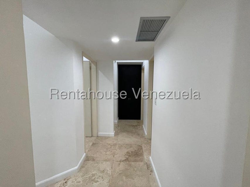 Apartamento (Duplex) en Alquiler en El Rosal, Distrito Metropolitano - 36