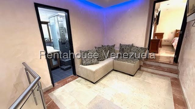 Apartamento (Duplex) en Alquiler en Santa Rosa de Lima, Distrito Metropolitano - 17