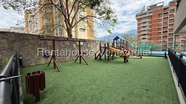 Apartamento (Duplex) en Alquiler en Santa Rosa de Lima, Distrito Metropolitano - 25