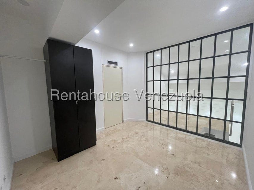 Apartamento (Duplex) en Alquiler en El Rosal, Distrito Metropolitano - 45