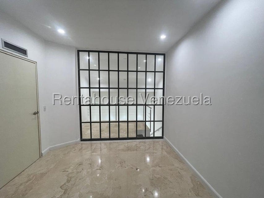 Apartamento (Duplex) en Alquiler en El Rosal, Distrito Metropolitano - 46