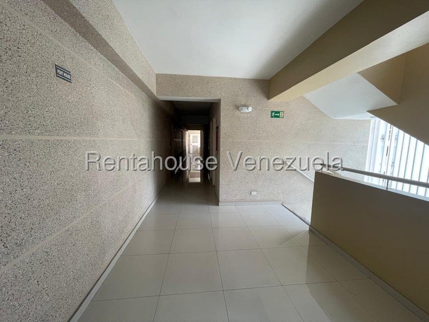 Apartamento (Duplex) en Alquiler en El Rosal, Distrito Metropolitano - 48
