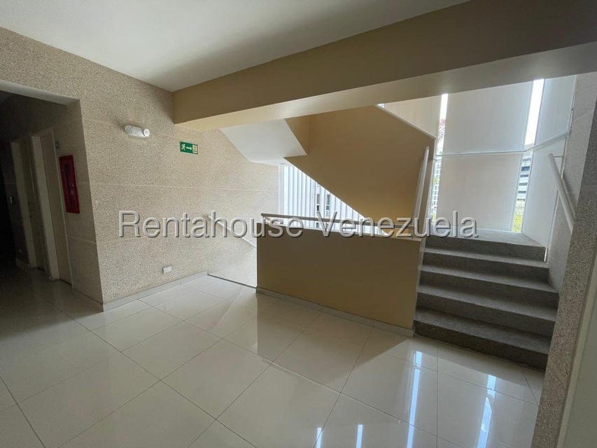 Apartamento (Duplex) en Alquiler en El Rosal, Distrito Metropolitano - 49