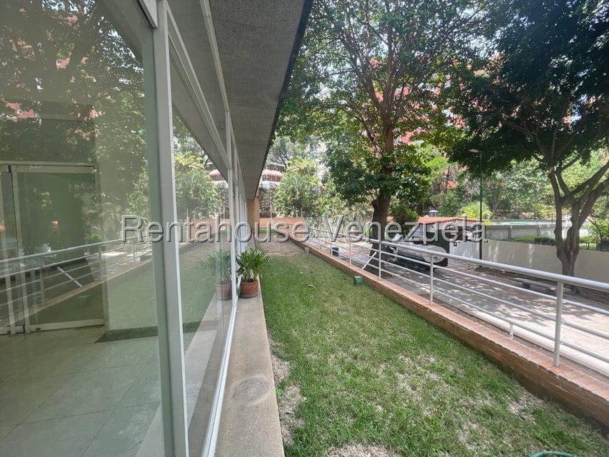 Apartamento (Duplex) en Alquiler en El Rosal, Distrito Metropolitano - 54